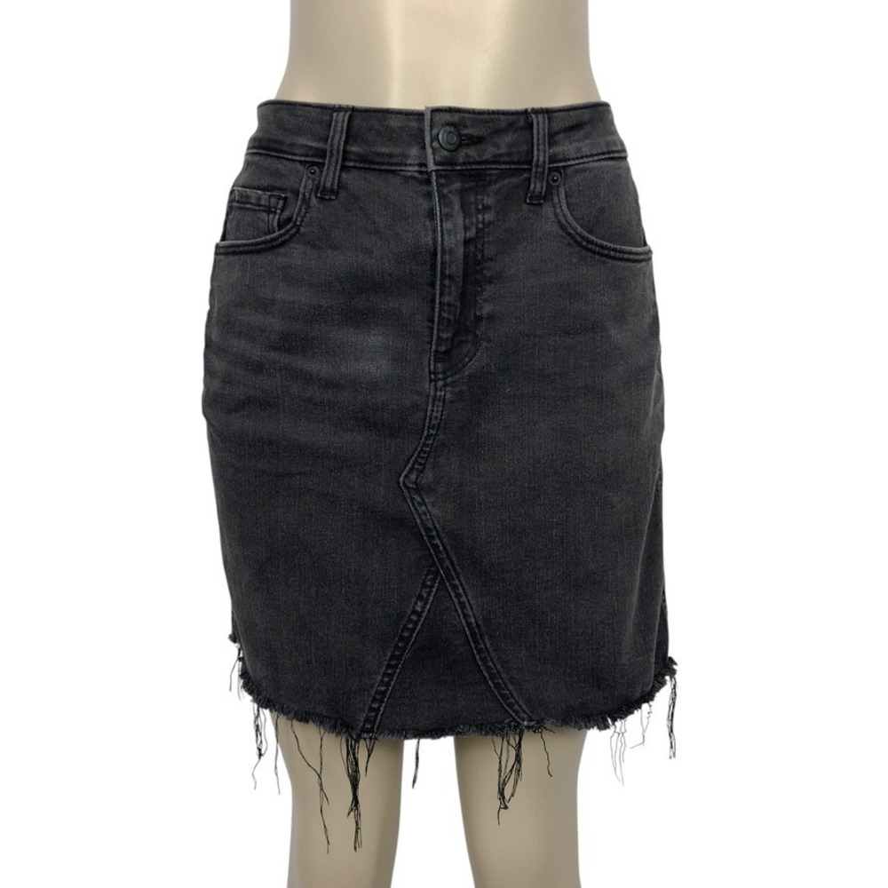 Old Navy Black Wash Denim Mini Skirt Raw Hem Frayed Size 8 Punk Gothic Grunge